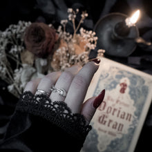 Load image into Gallery viewer, Belladonna Mourning Ring