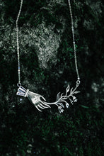 Load image into Gallery viewer, Belladonna Mourning Necklace