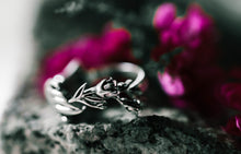 Load image into Gallery viewer, Belladonna Mourning Ring