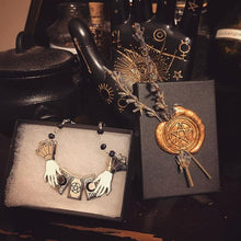 Load image into Gallery viewer, Tarot Necklace