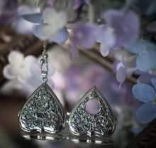 Load image into Gallery viewer, Belladonna Mourning Locket
