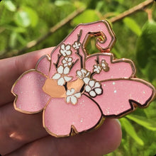 Load image into Gallery viewer, Sakura Witch&#39;s Hat - Enamel Pin
