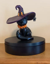 Load and play video in Gallery viewer, Luna the Witch Kitten - Vinyl Figure
