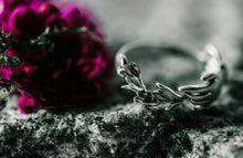 Load image into Gallery viewer, Belladonna Mourning Ring

