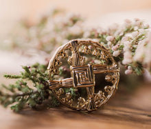 Load image into Gallery viewer, Brigid&#39;s Cross - Enamel Pin

