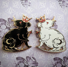 Load image into Gallery viewer, Rat Kings - Enamel Pin (black or white)
