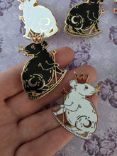 Load image into Gallery viewer, Rat Kings - Enamel Pin (black or white)
